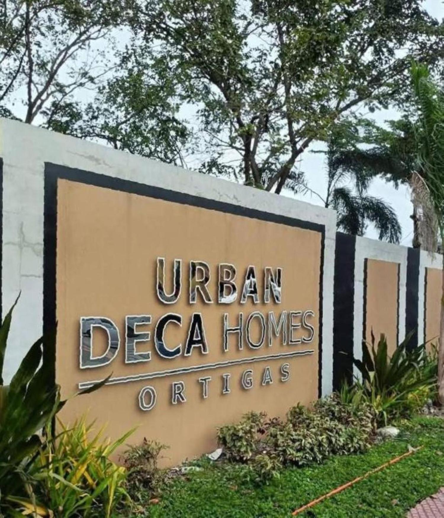 Apartment Cozy Condovibe 2 Bedroom Staycation Near Sm East Ortigas With Netflix! *