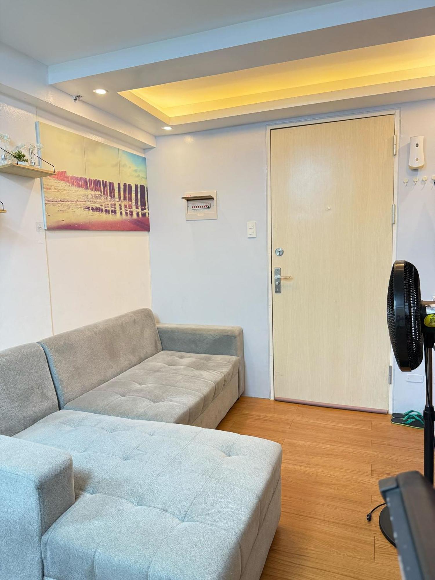 Apartment Cozy Condovibe 2 Bedroom Staycation Near Sm East Ortigas With Netflix!