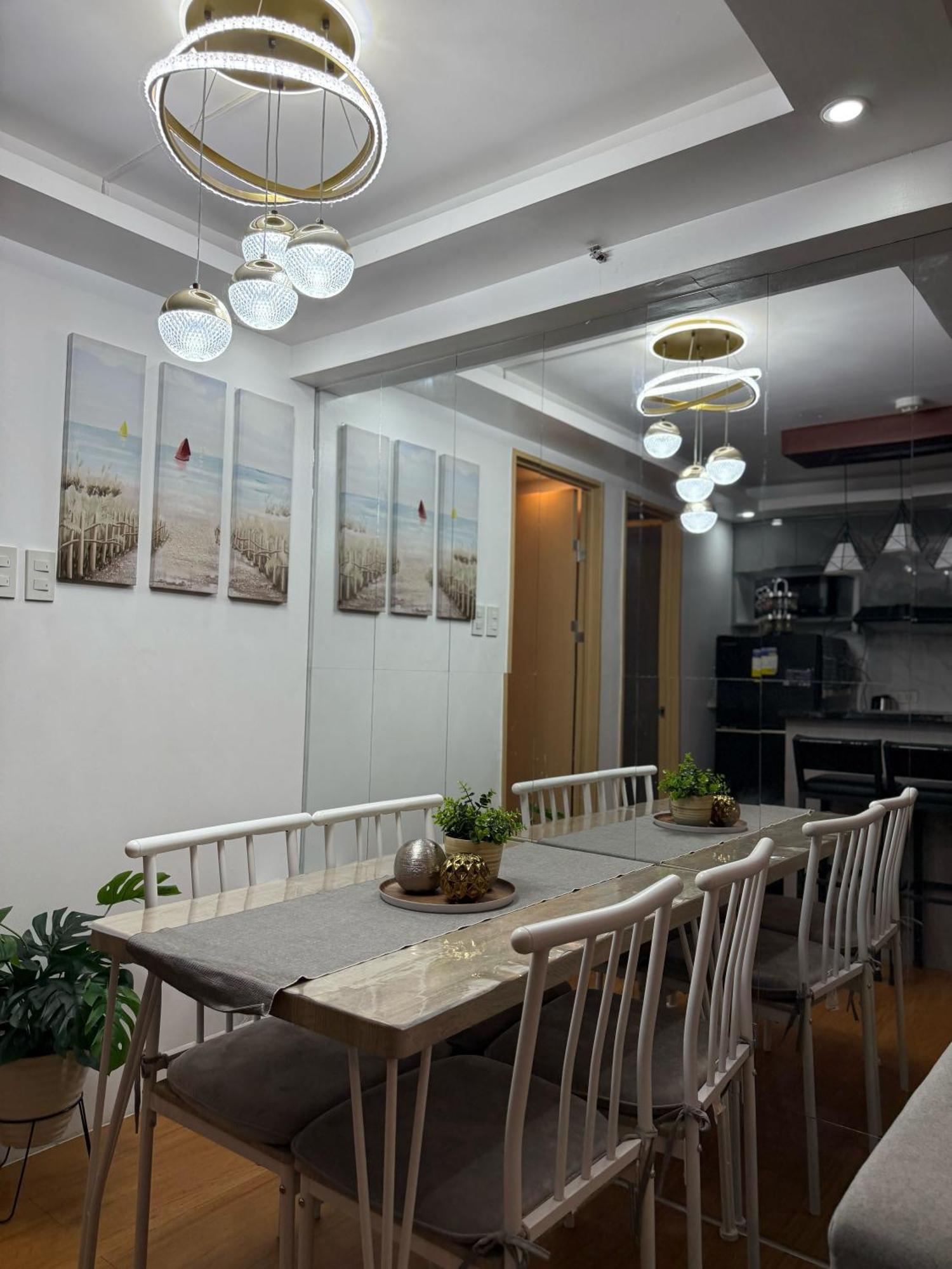 Cozy Condovibe 2 Bedroom Staycation Near Sm East Ortigas With Netflix! *